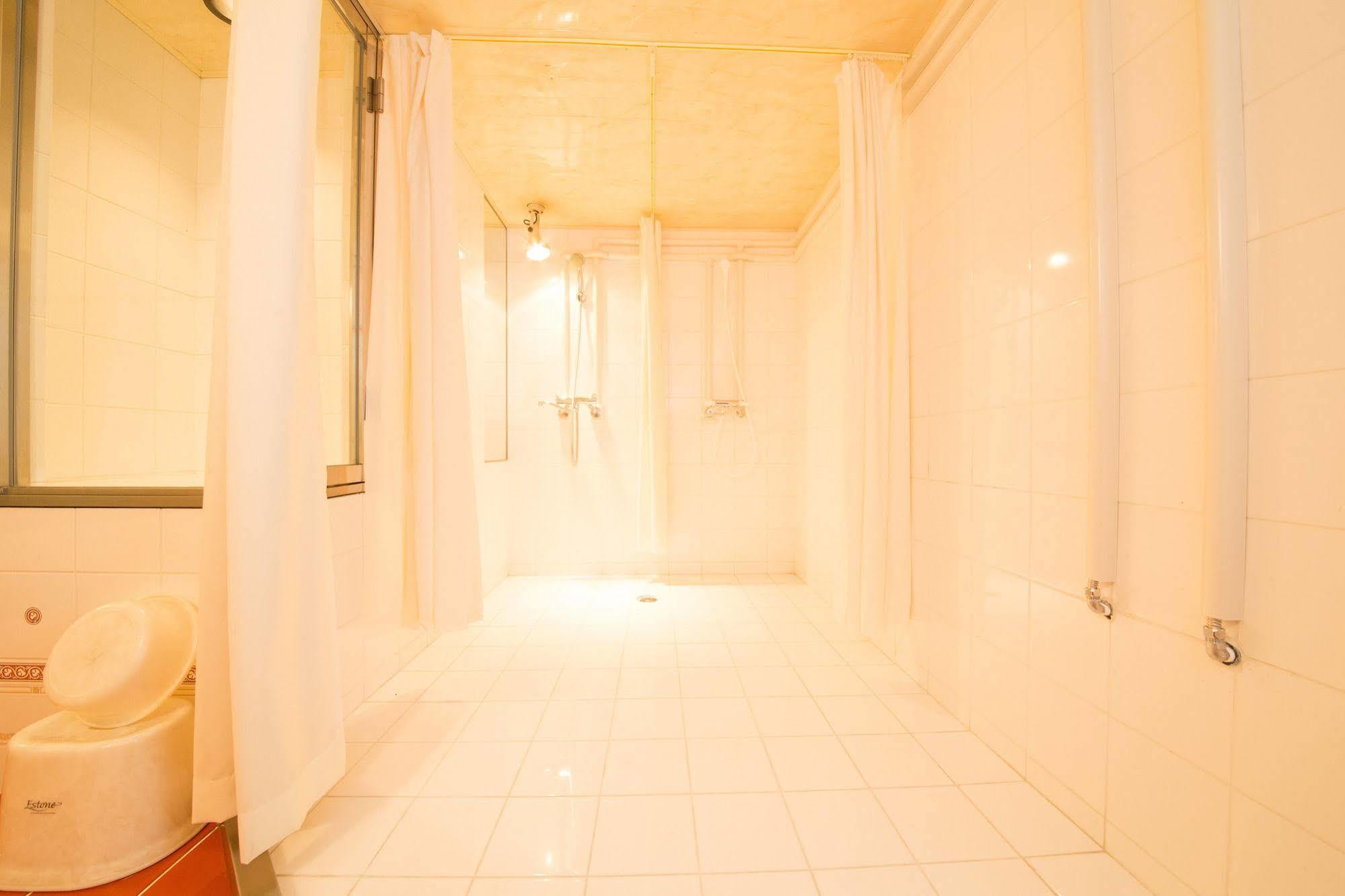 Hotel Candy Hall (Adults Only) Osaka Exteriör bild