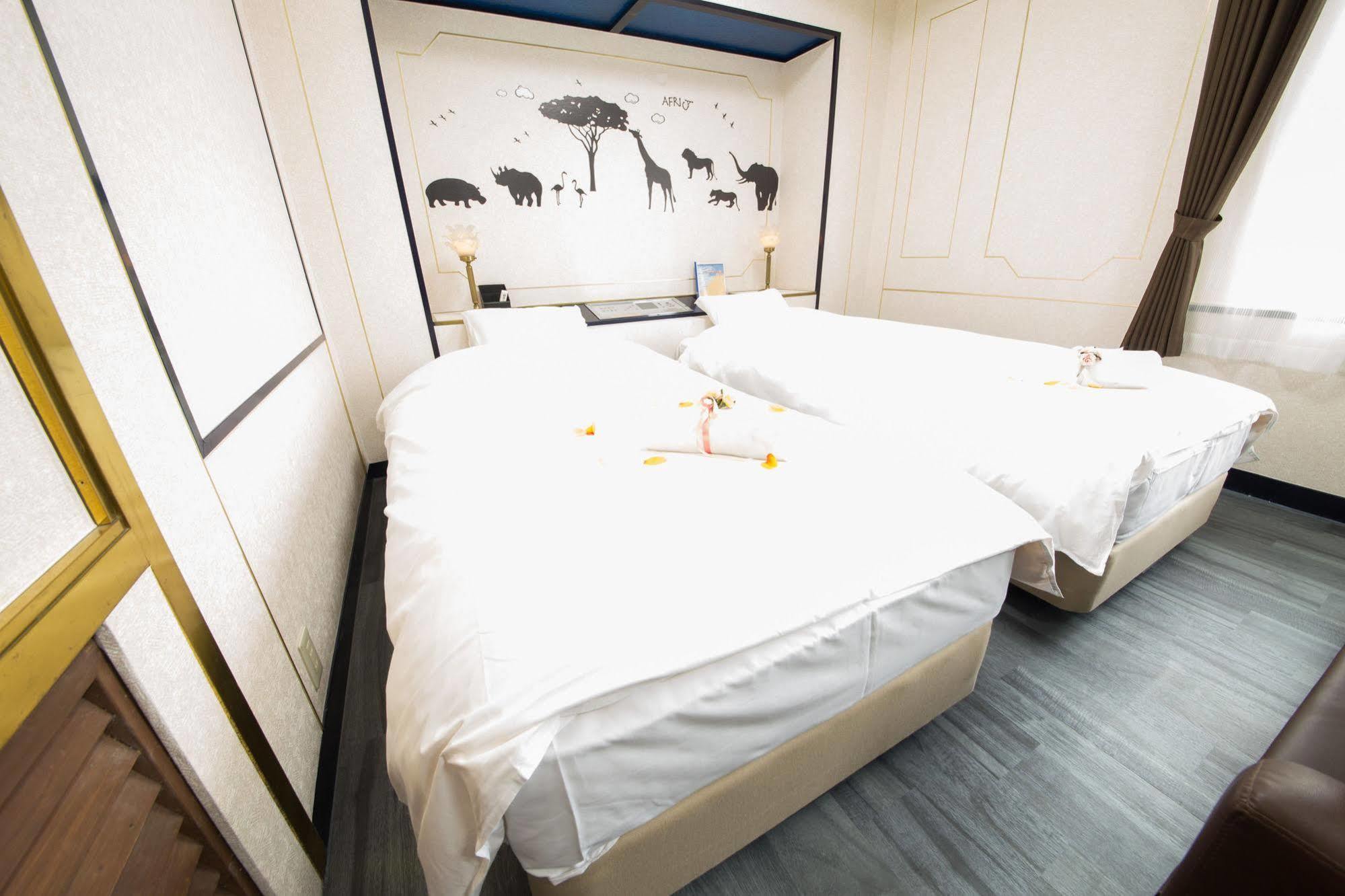 Hotel Candy Hall (Adults Only) Osaka Exteriör bild