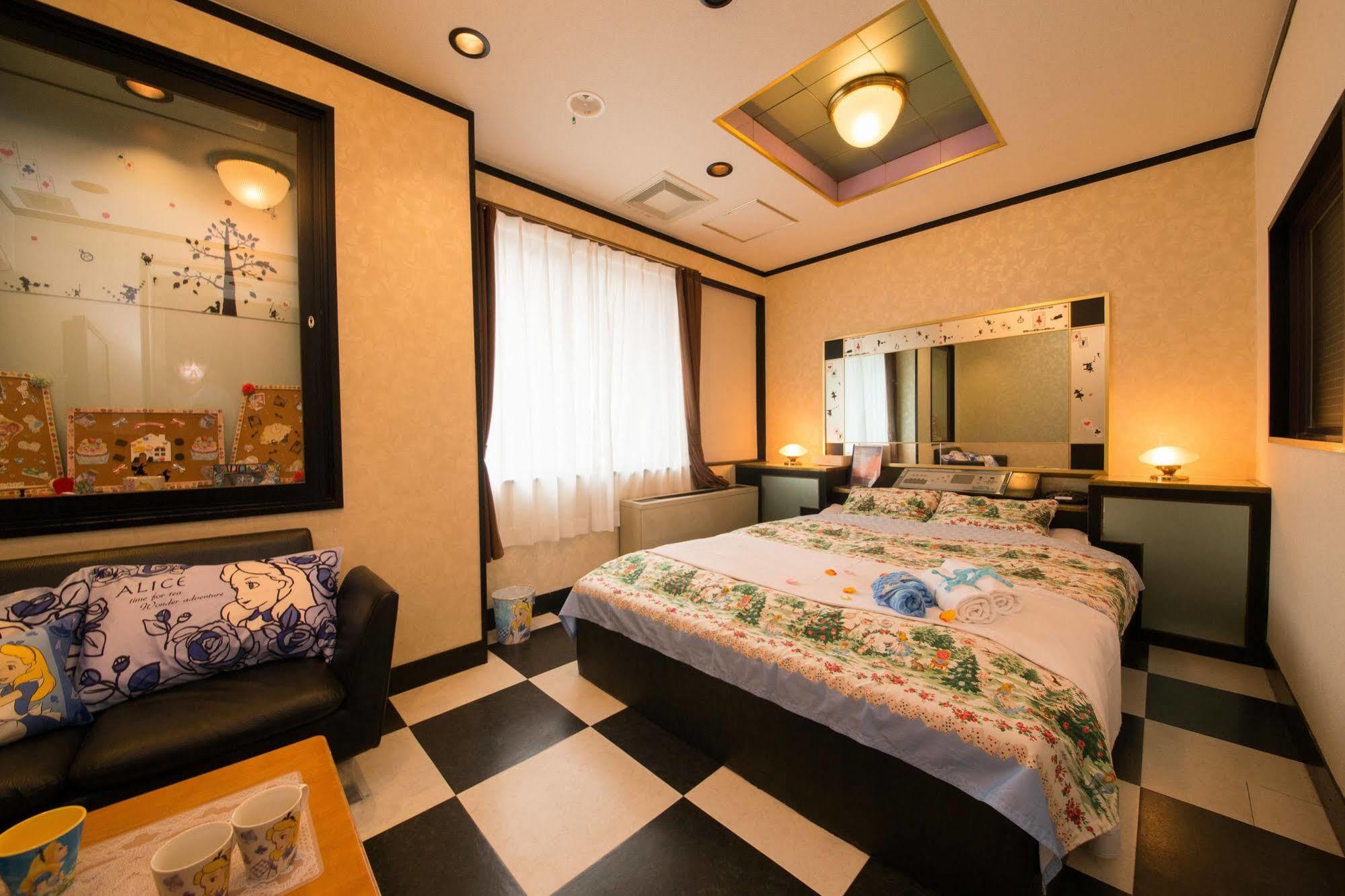 Hotel Candy Hall (Adults Only) Osaka Exteriör bild