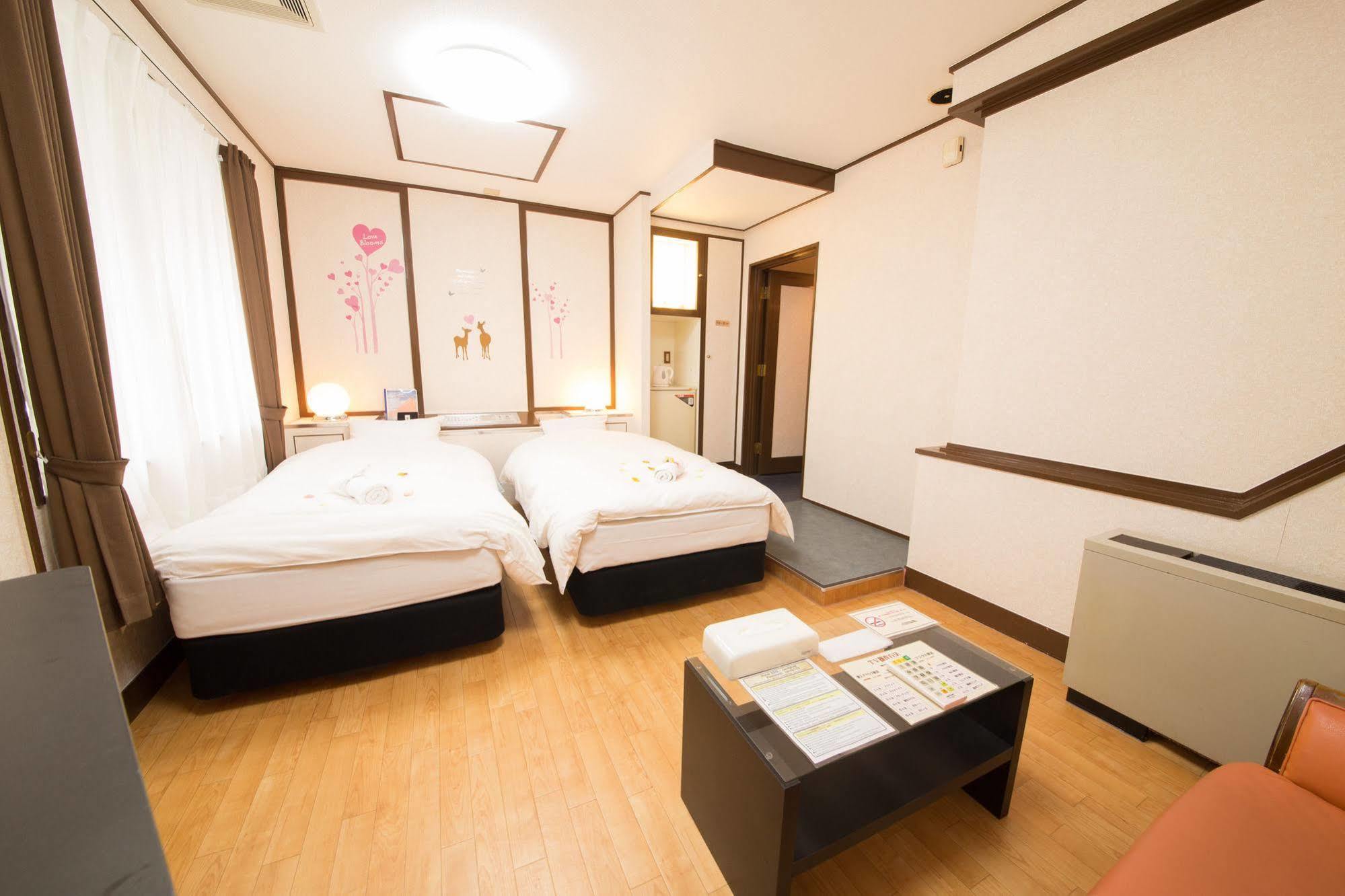 Hotel Candy Hall (Adults Only) Osaka Exteriör bild