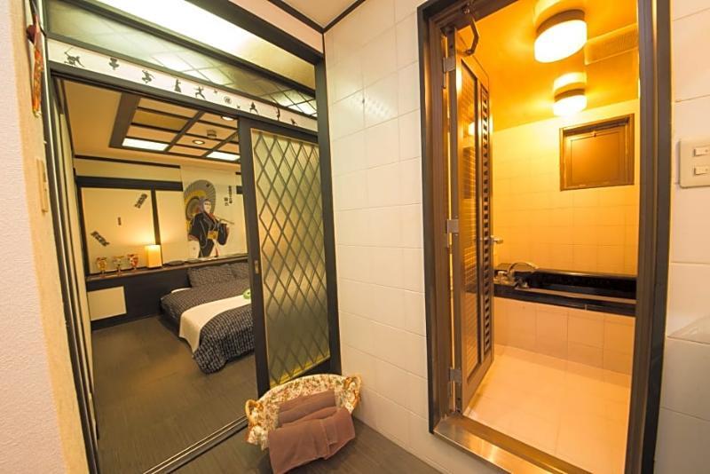 Hotel Candy Hall (Adults Only) Osaka Exteriör bild
