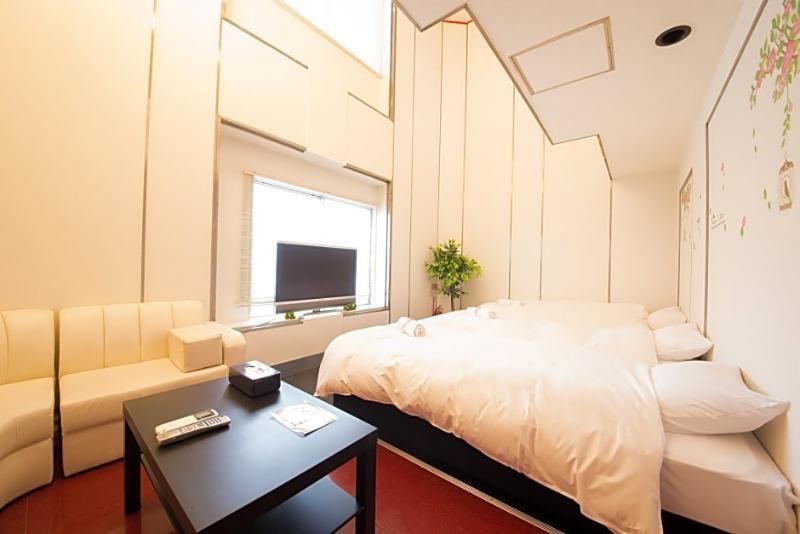 Hotel Candy Hall (Adults Only) Osaka Exteriör bild